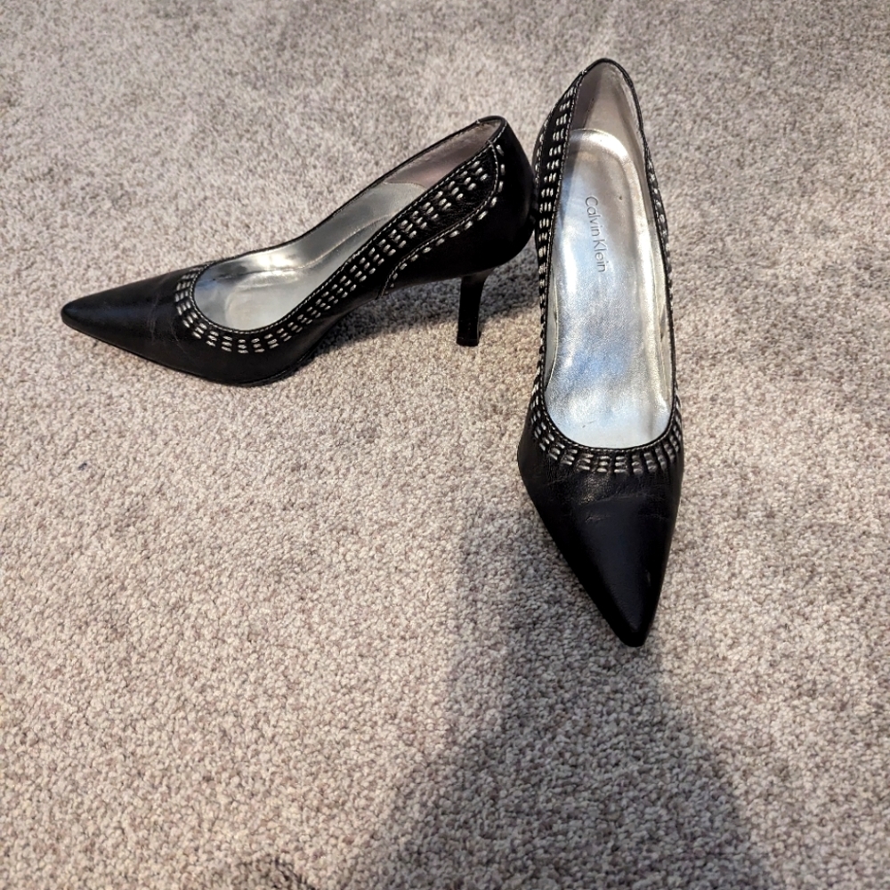 Calvin Klein brown pumps